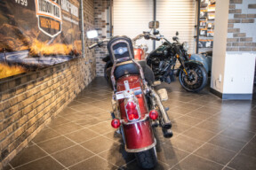 2016 Softail® Deluxe (FLSTN) thumb 3