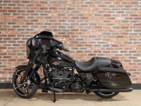FLHX 2025 Street Glide® thumb 3