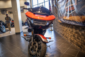 2024 CVO™ Road Glide® (FLTRXSE) thumb 3