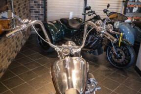 2014 CVO™ Breakout® (FXSBSE) thumb 1