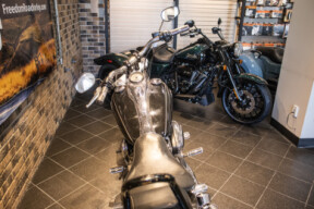 2013 Wide Glide® (FXDWG) thumb 2