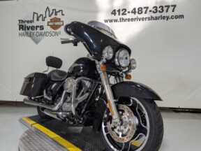 2013 Harley-Davidson® Street Glide® Vivid Black thumb 2