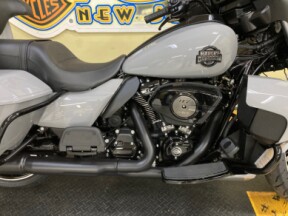 2025 Harley-Davidson® Street Glide® Ultra Billiard Gray - Black Finish thumb 3