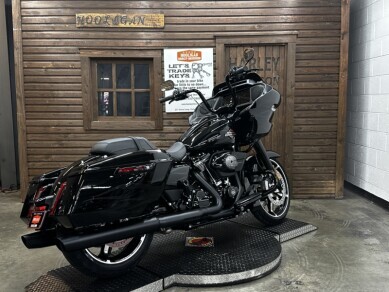 2025 Harley-Davidson Road Glide VIVID BLACK/BLK TRIM - Photo 2