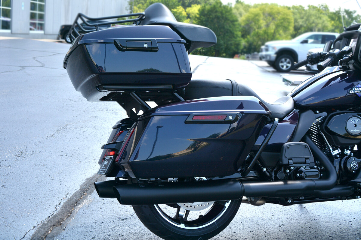 2025 Harley-Davidson Street Glide Ultra Mystic Shift - Black Finish - Photo 6