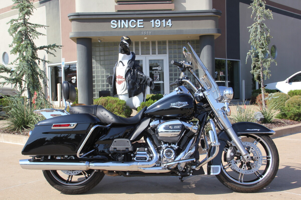 2020 Harley-Davidson Road King Vivid Black - Photo 2