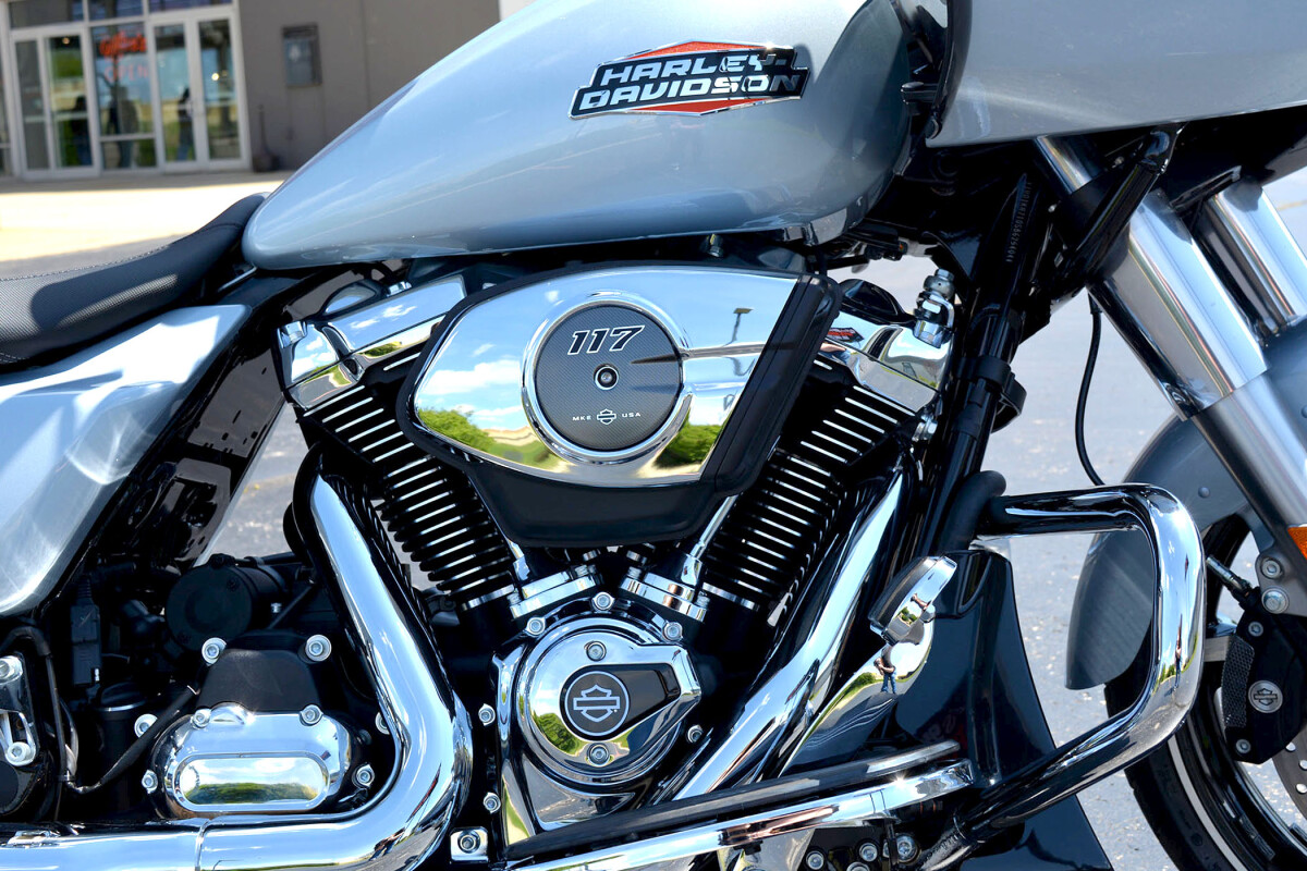 FLTRX 2025 Road Glide - Photo 10