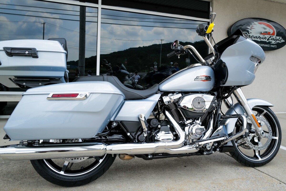 2025 Harley-Davidson Road Glide FLTRX Atlas Silver Metallic - Photo 3