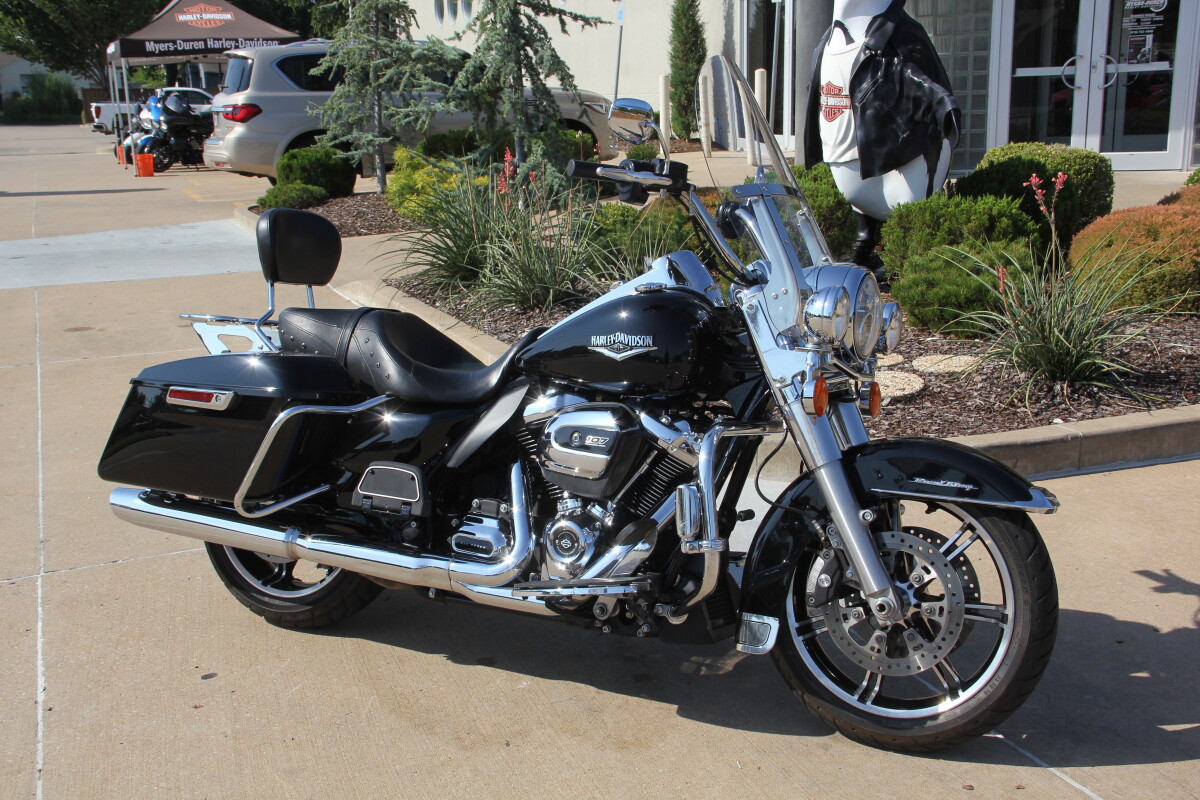 2020 Harley-Davidson Road King Vivid Black - Photo 4