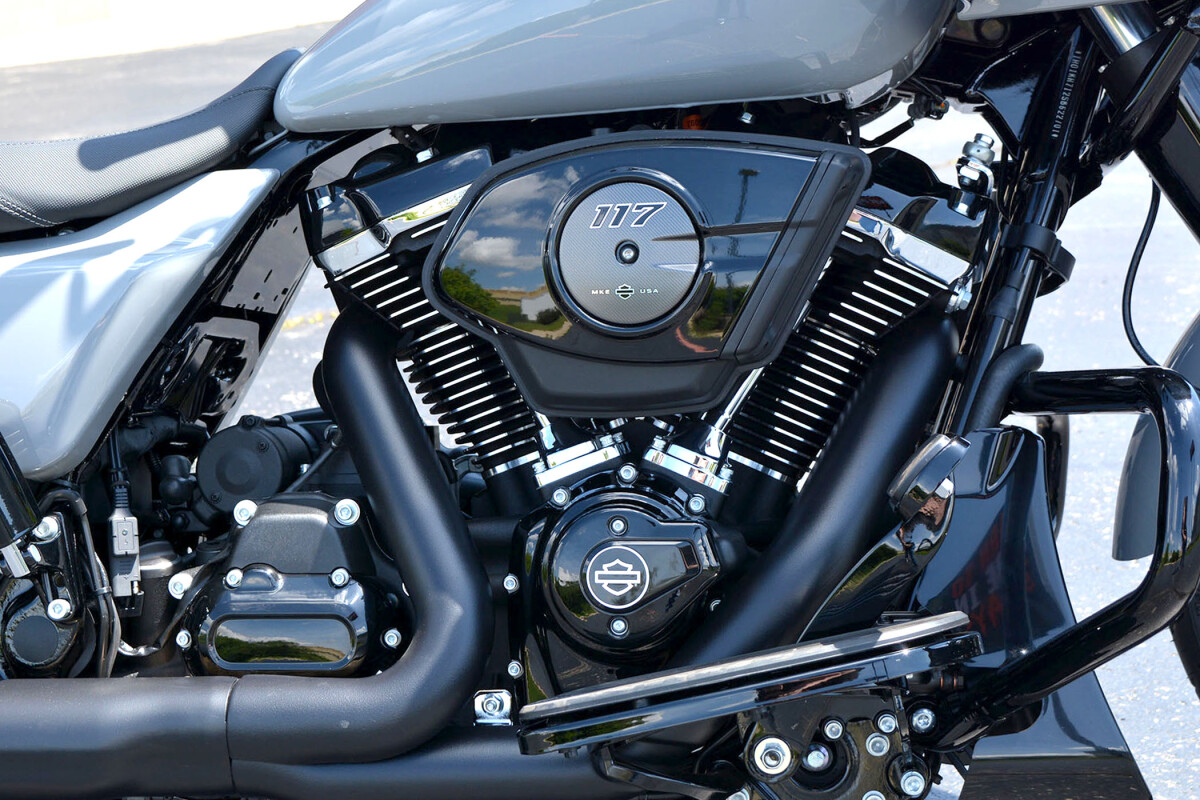 FLTRX 2025 Road Glide - Photo 8