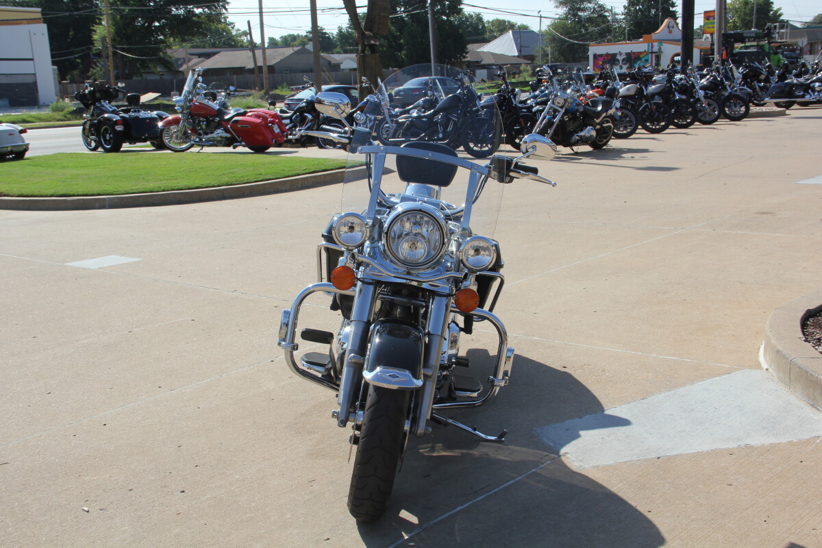 2020 Harley-Davidson Road King Vivid Black - Photo 8