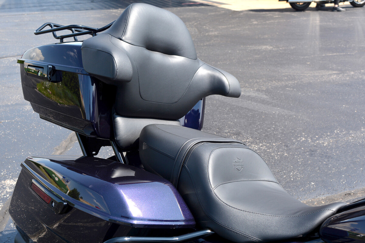 2025 Harley-Davidson Street Glide Ultra Mystic Shift - Black Finish - Photo 7