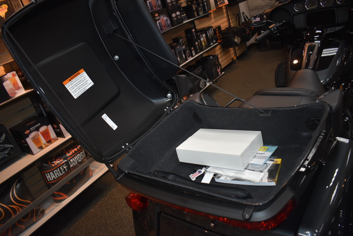 FLHTCUTG 2025 Tri Glide Ultra - Photo 6