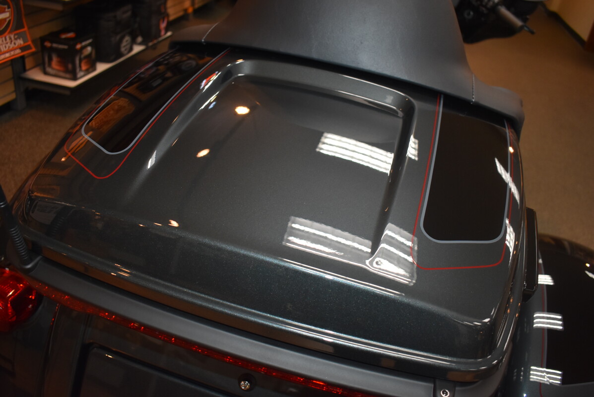 FLHTCUTG 2025 Tri Glide Ultra - Photo 5