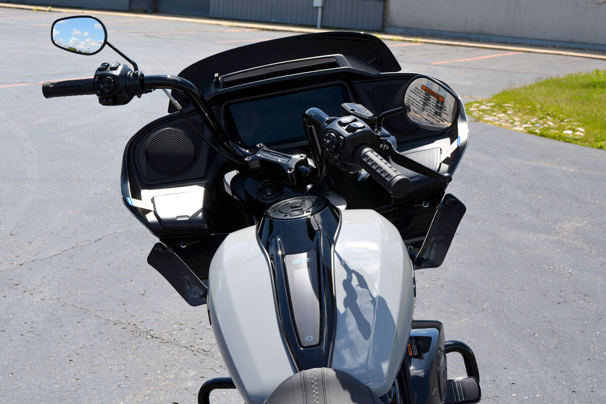 FLTRX 2025 Road Glide - Photo 10