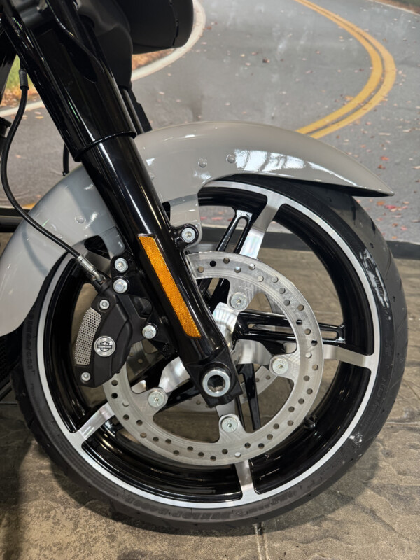 2025 Harley-Davidson Street Glide - Photo 7