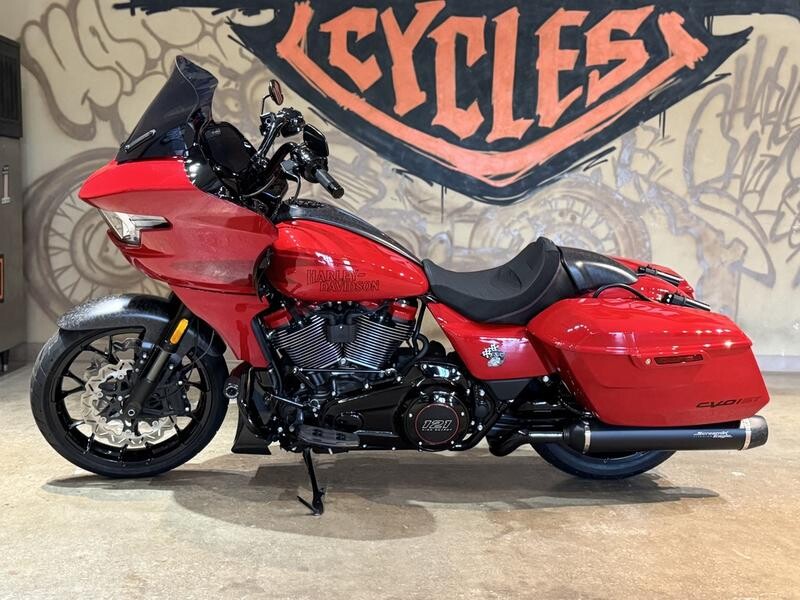 FLTRXSTSE 2025 CVO Road Glide ST - Photo 9
