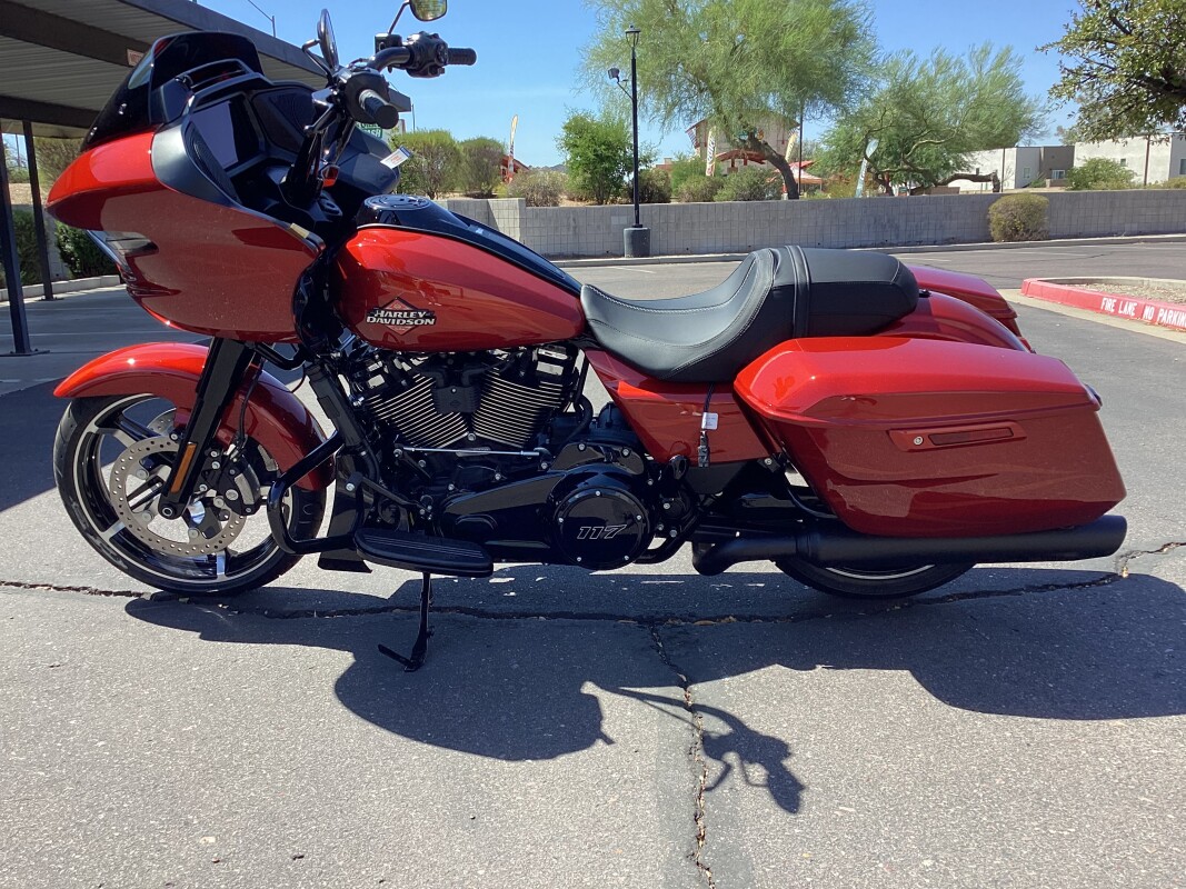 FLTRX 2025 Road Glide - Photo 3