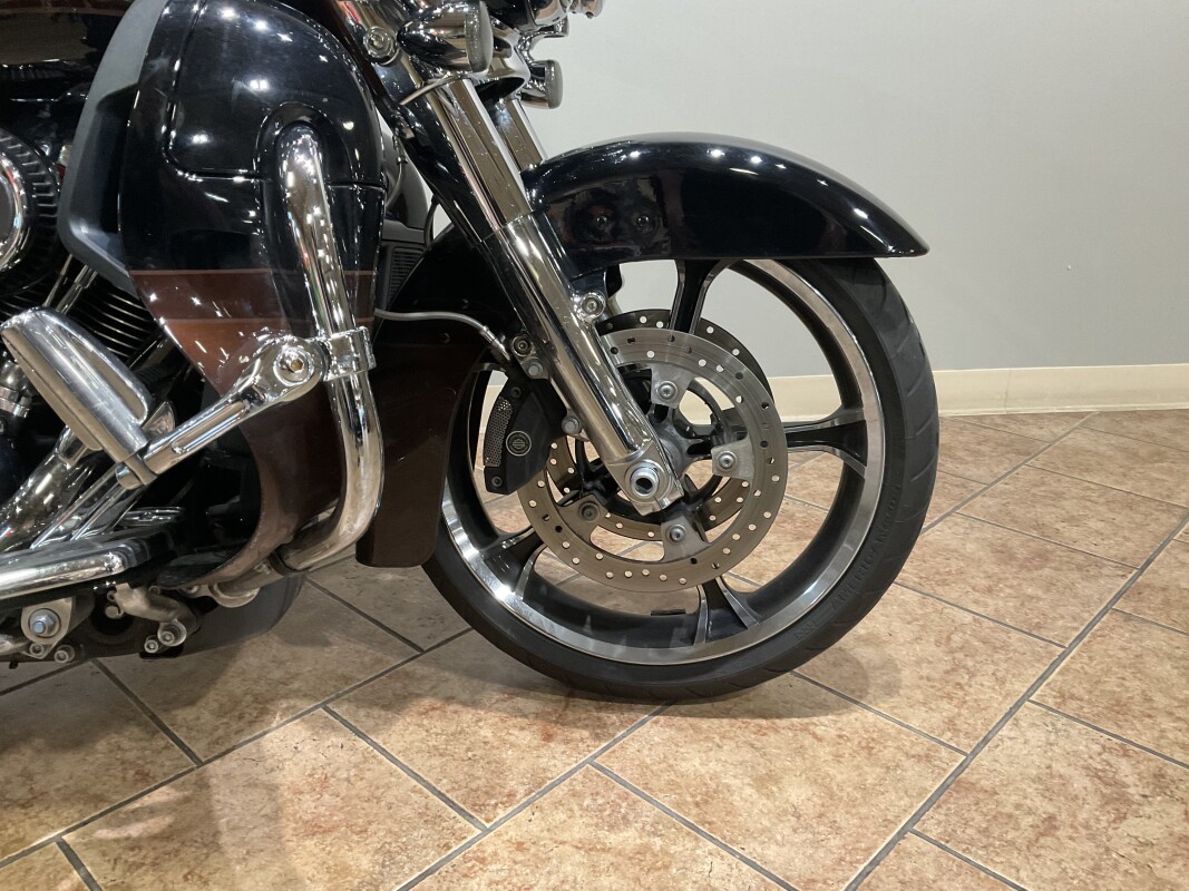 2019 Harley-Davidson CVOFLHTKSE Limited Auburn Sunglo & Black Hole with Rich Bourbon FLHTKSE - Photo 7