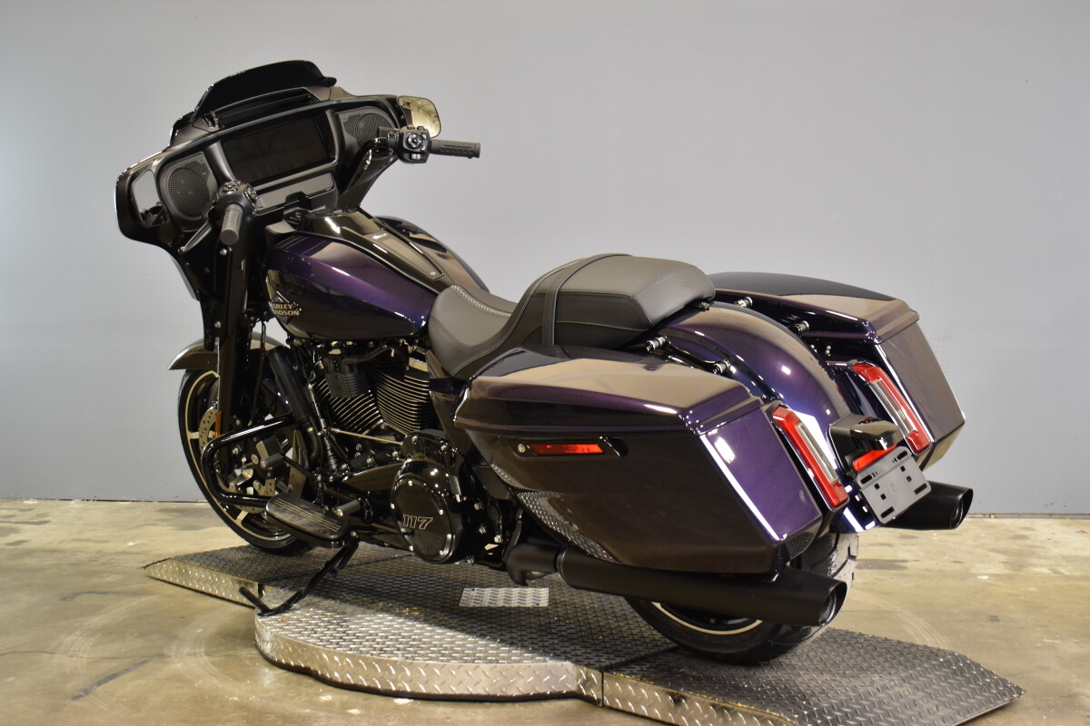 2025 Harley-Davidson Street Glide FLHX - Photo 10