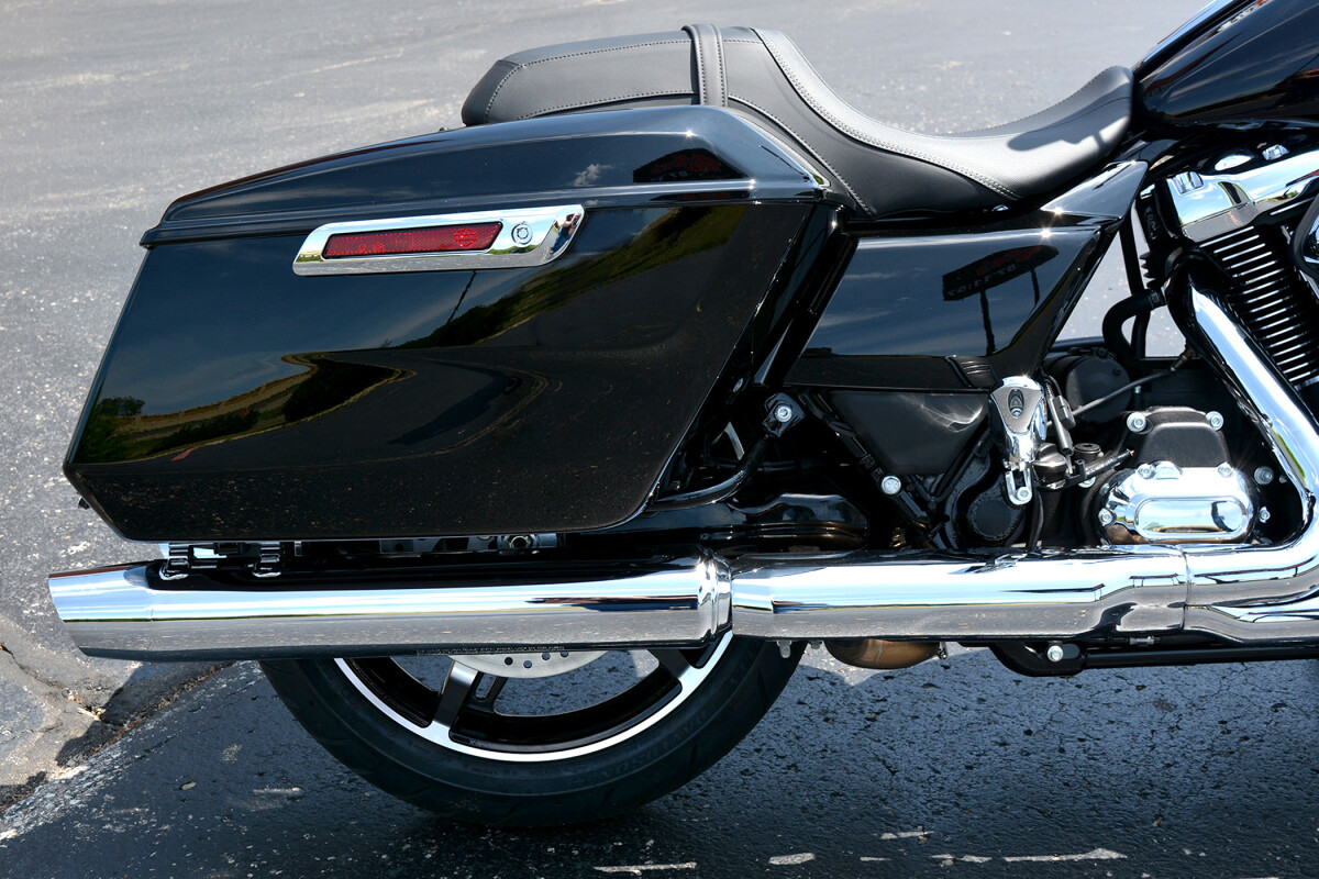 2025 Harley-Davidson Road Glide Vivid Black - Photo 6