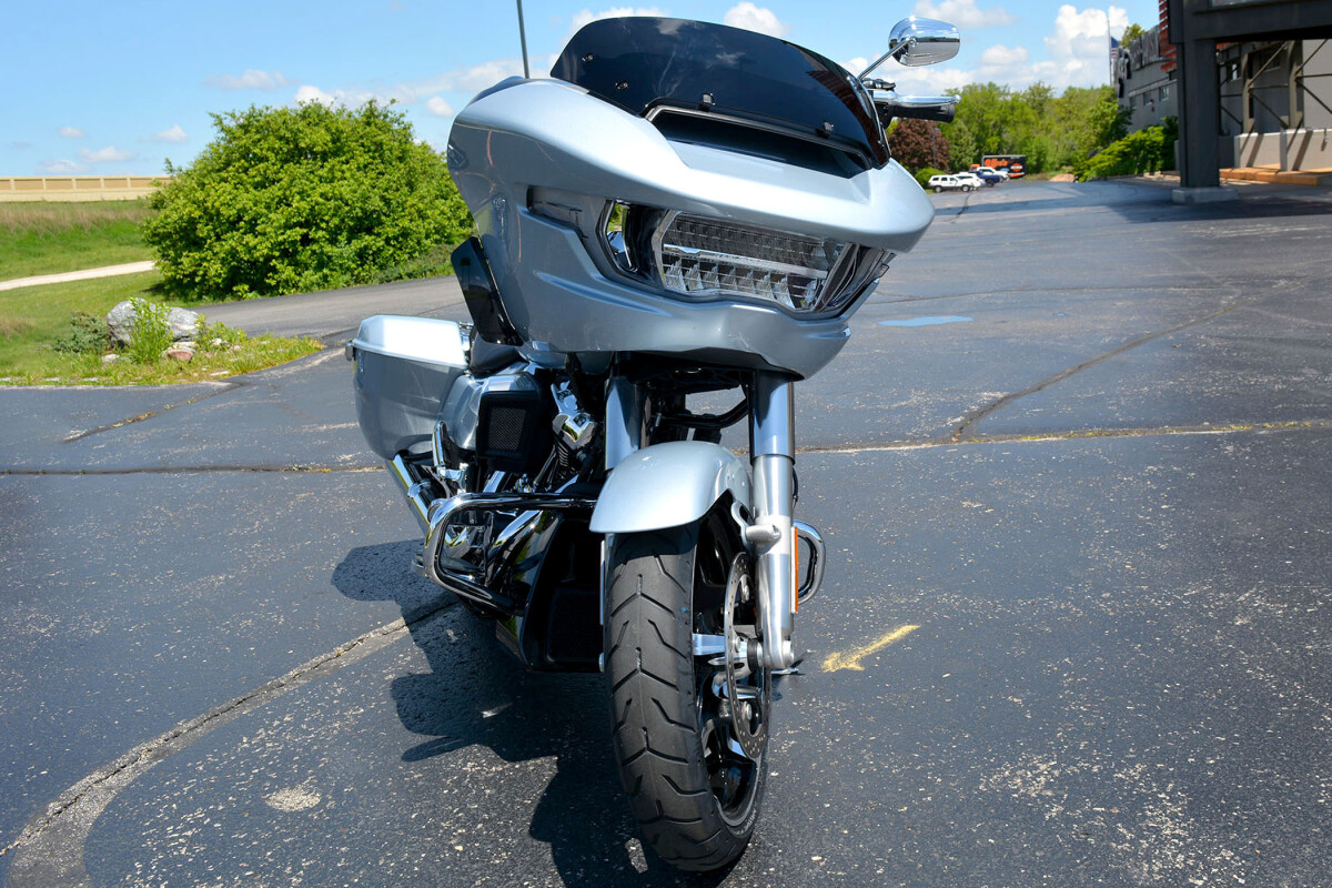FLTRX 2025 Road Glide - Photo 2