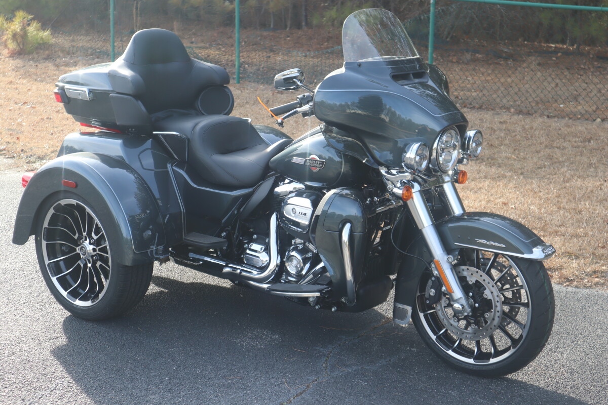 2025 Harley-Davidson Tri Glide Ultra FLHTCUTG - Photo 3