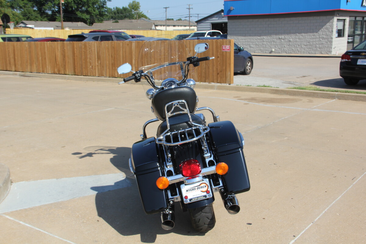 2020 Harley-Davidson Road King Vivid Black - Photo 9