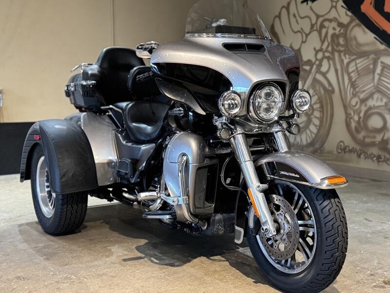FLHTCUTG 2017 Tri Glide Ultra - Photo 3