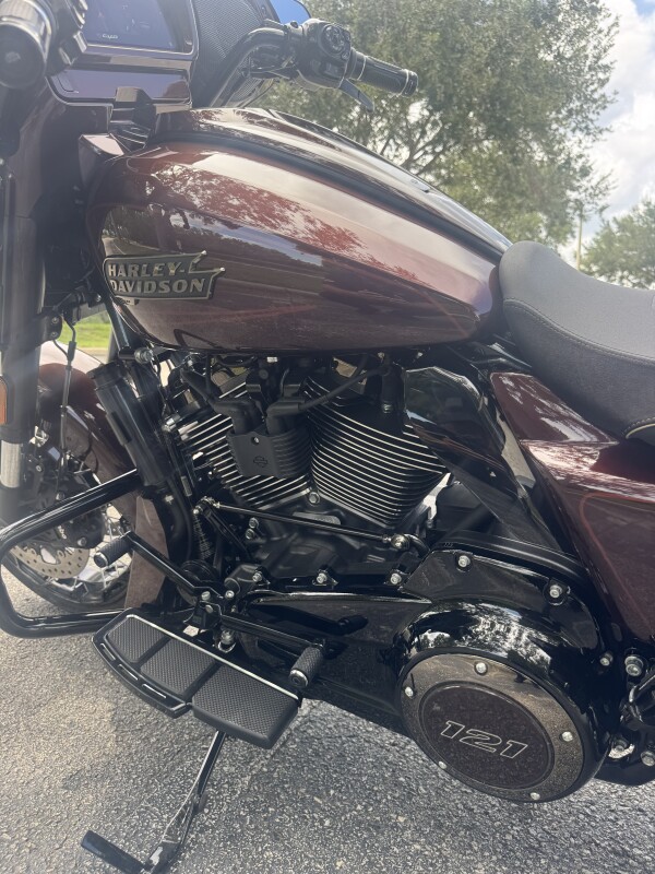 Certified Pre-Owned 2024 Harley-Davidson CVO Street Glide - Photo 5