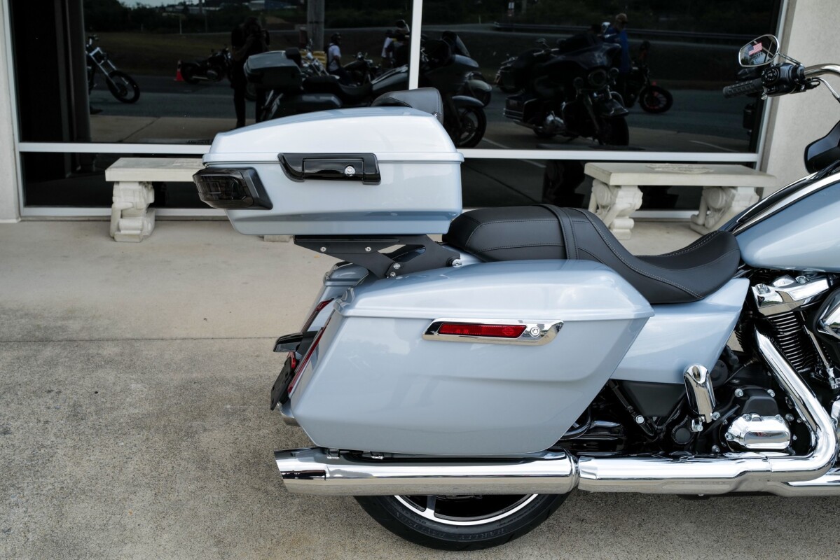 2025 Harley-Davidson Road Glide FLTRX Atlas Silver Metallic - Photo 4