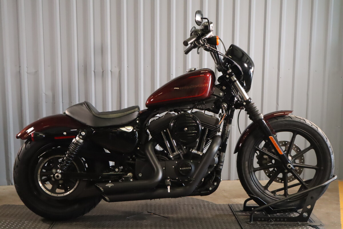 2017 Harley-Davidson® Iron 883™ XL 883N | Patriot Harley-Davidson®
