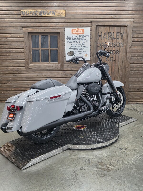 2025 Harley-Davidson Road King Special BILLIARD GRAY/BLK TRIM - Photo 2