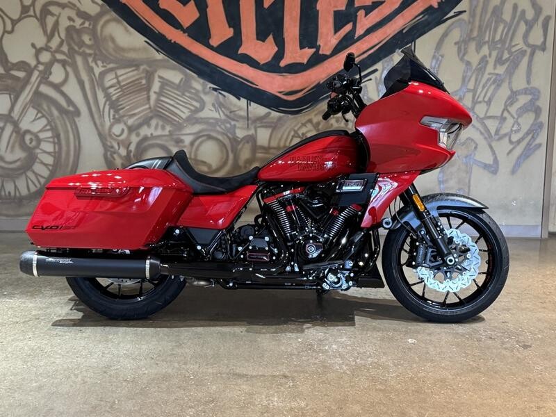 FLTRXSTSE 2025 CVO Road Glide ST