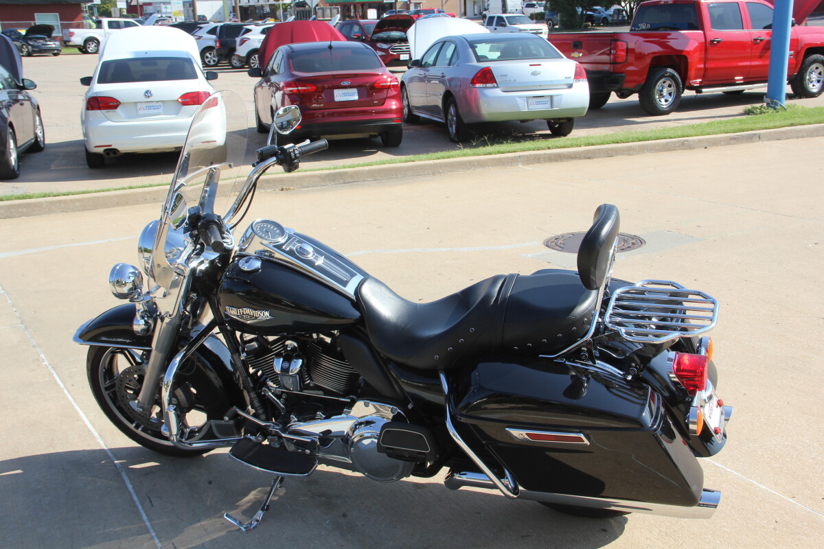 2020 Harley-Davidson Road King Vivid Black - Photo 7