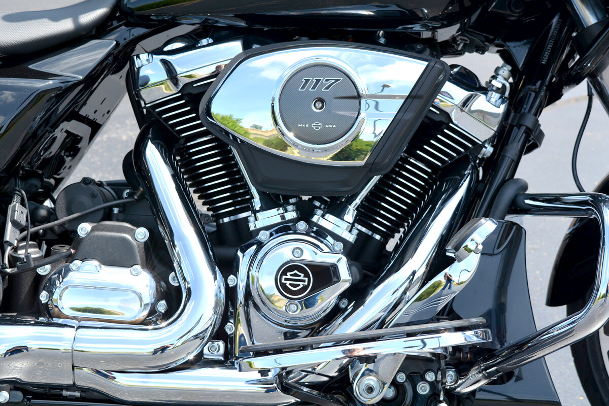 2025 Harley-Davidson Road Glide Vivid Black - Photo 8