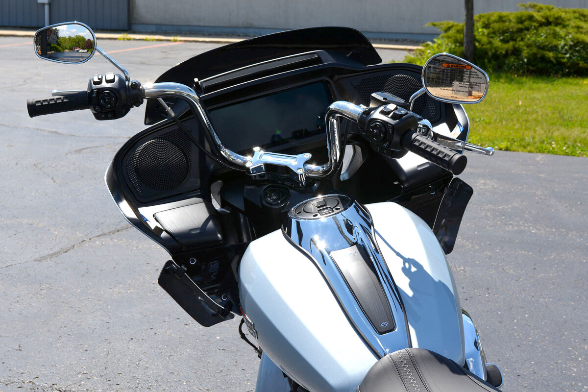 FLTRX 2025 Road Glide - Photo 6