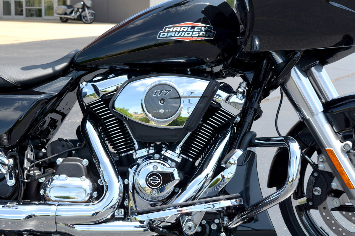 2025 Harley-Davidson Road Glide Vivid Black - Photo 9