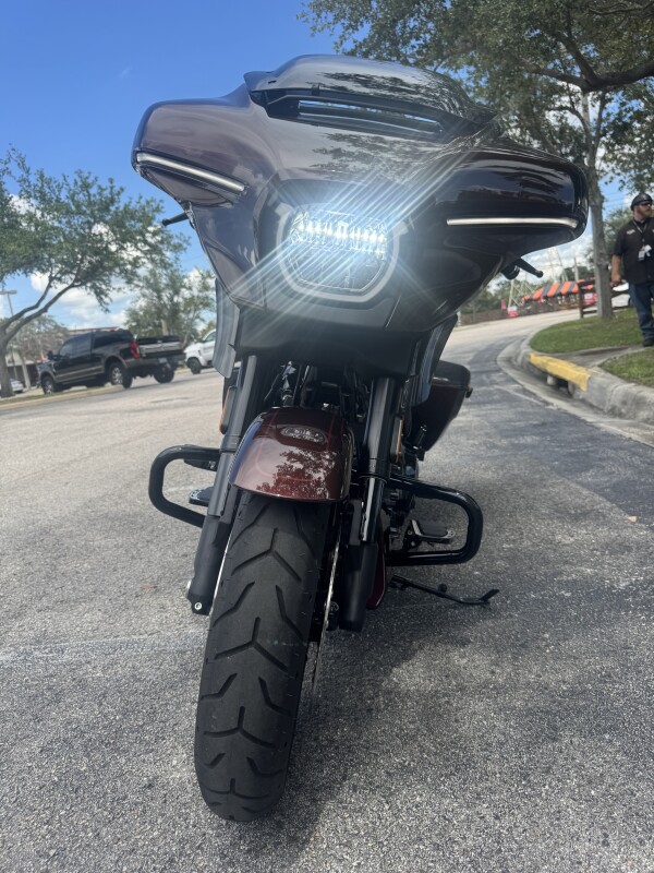 Certified Pre-Owned 2024 Harley-Davidson CVO Street Glide - Photo 7