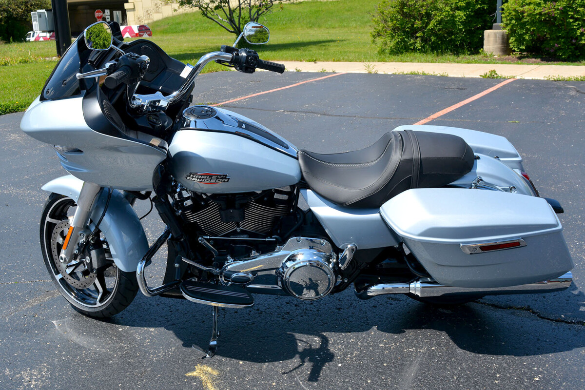 FLTRX 2025 Road Glide - Photo 3