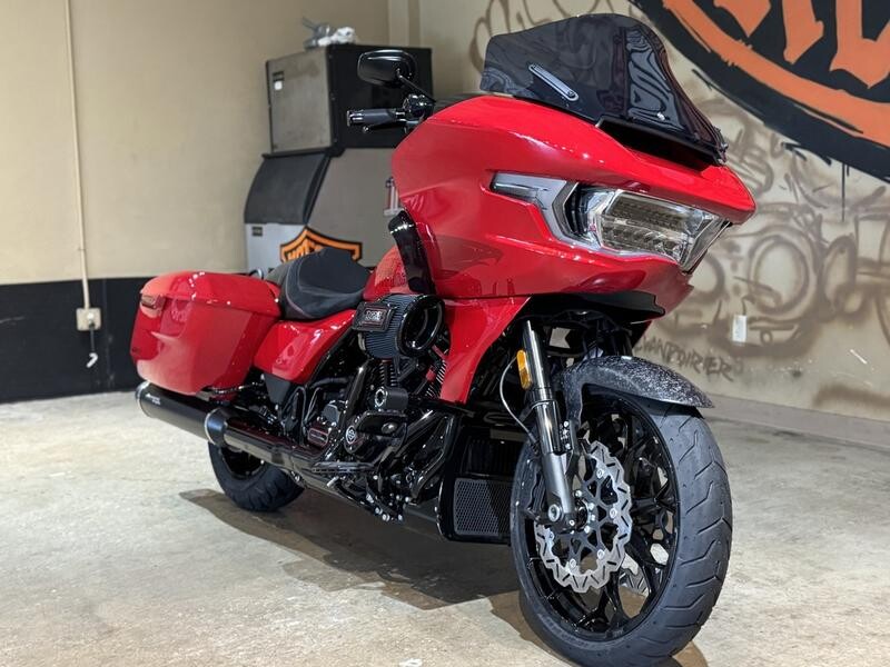 FLTRXSTSE 2025 CVO Road Glide ST - Photo 3