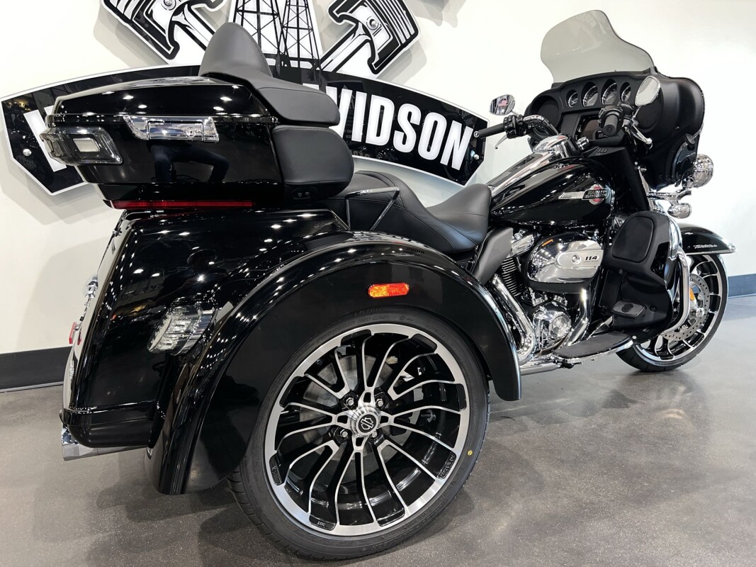 2025 Harley-Davidson Tri Glide Ultra FLHTCUTG - Photo 9