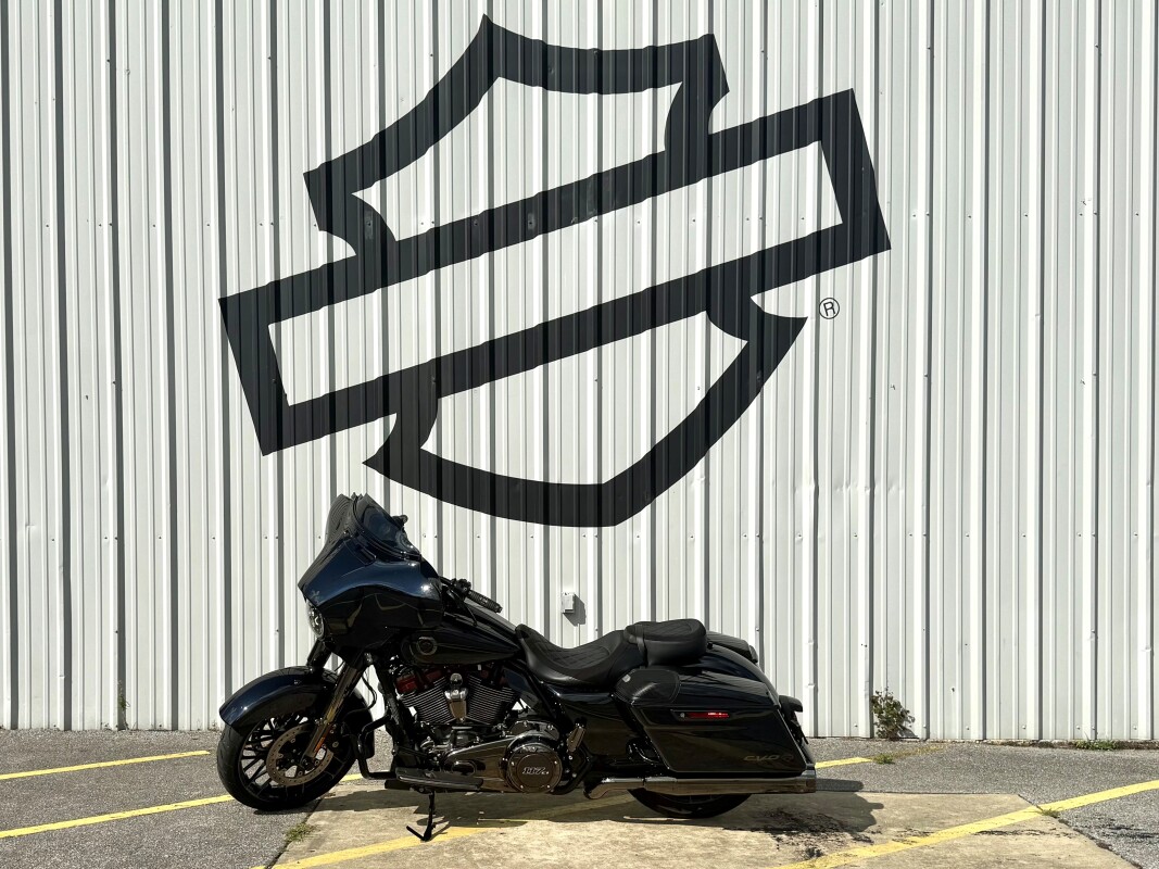 2022 Harley-Davidson CVO Street Glide Blue Steel - Photo 3