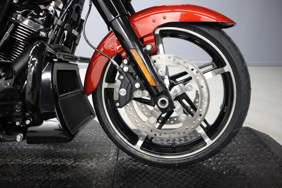 2025 Harley-Davidson Street Glide FLHX - Photo 2