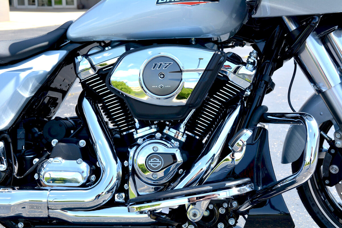 FLTRX 2025 Road Glide - Photo 8