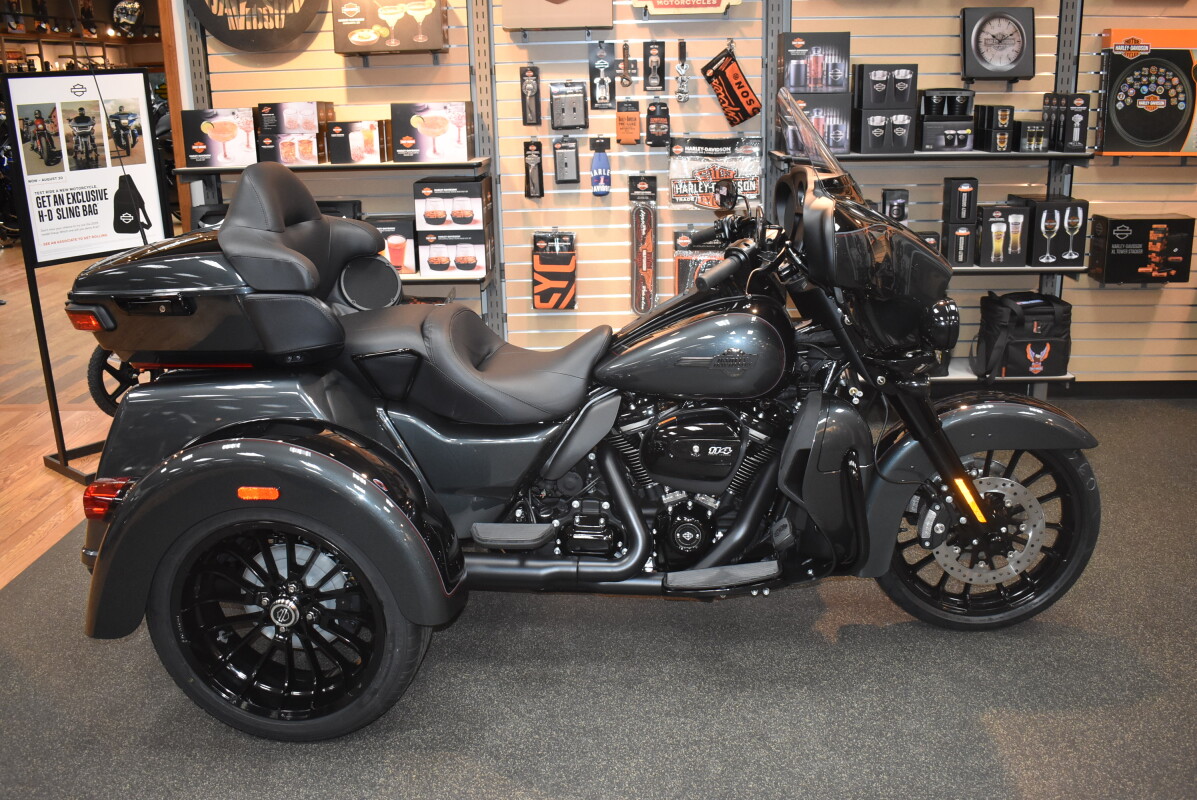 FLHTCUTG 2025 Tri Glide Ultra