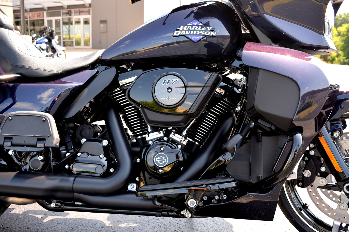 2025 Harley-Davidson Street Glide Ultra Mystic Shift - Black Finish - Photo 10
