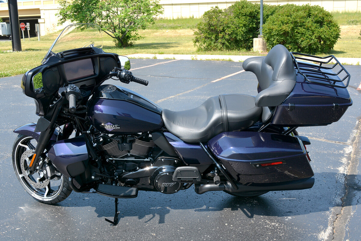 2025 Harley-Davidson Street Glide Ultra Mystic Shift - Black Finish - Photo 3