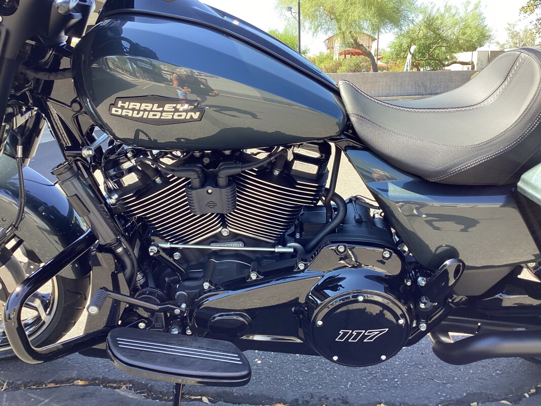 FLHX 2025 Street Glide - Photo 5
