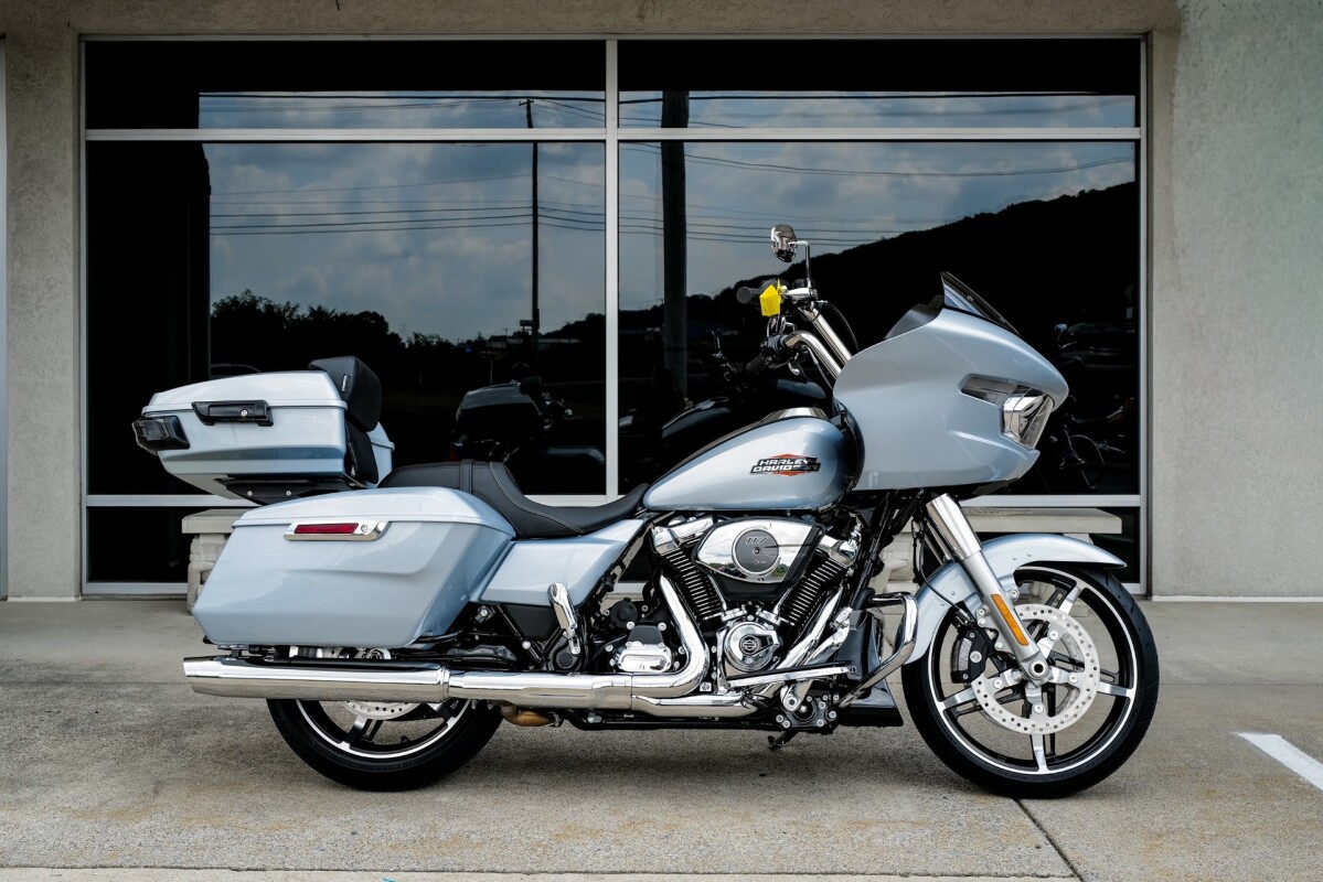 2025 Harley-Davidson Road Glide FLTRX Atlas Silver Metallic